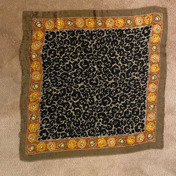 Set of three autumn scarves - Picture 4 of 7